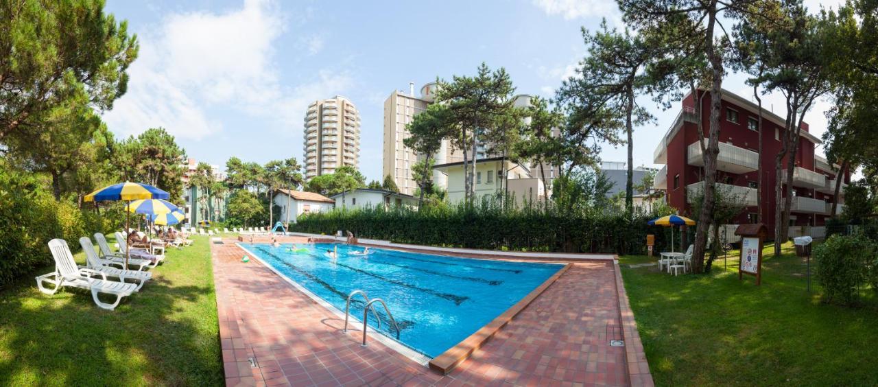 Residence Airone Lignano Sabbiadoro Luaran gambar